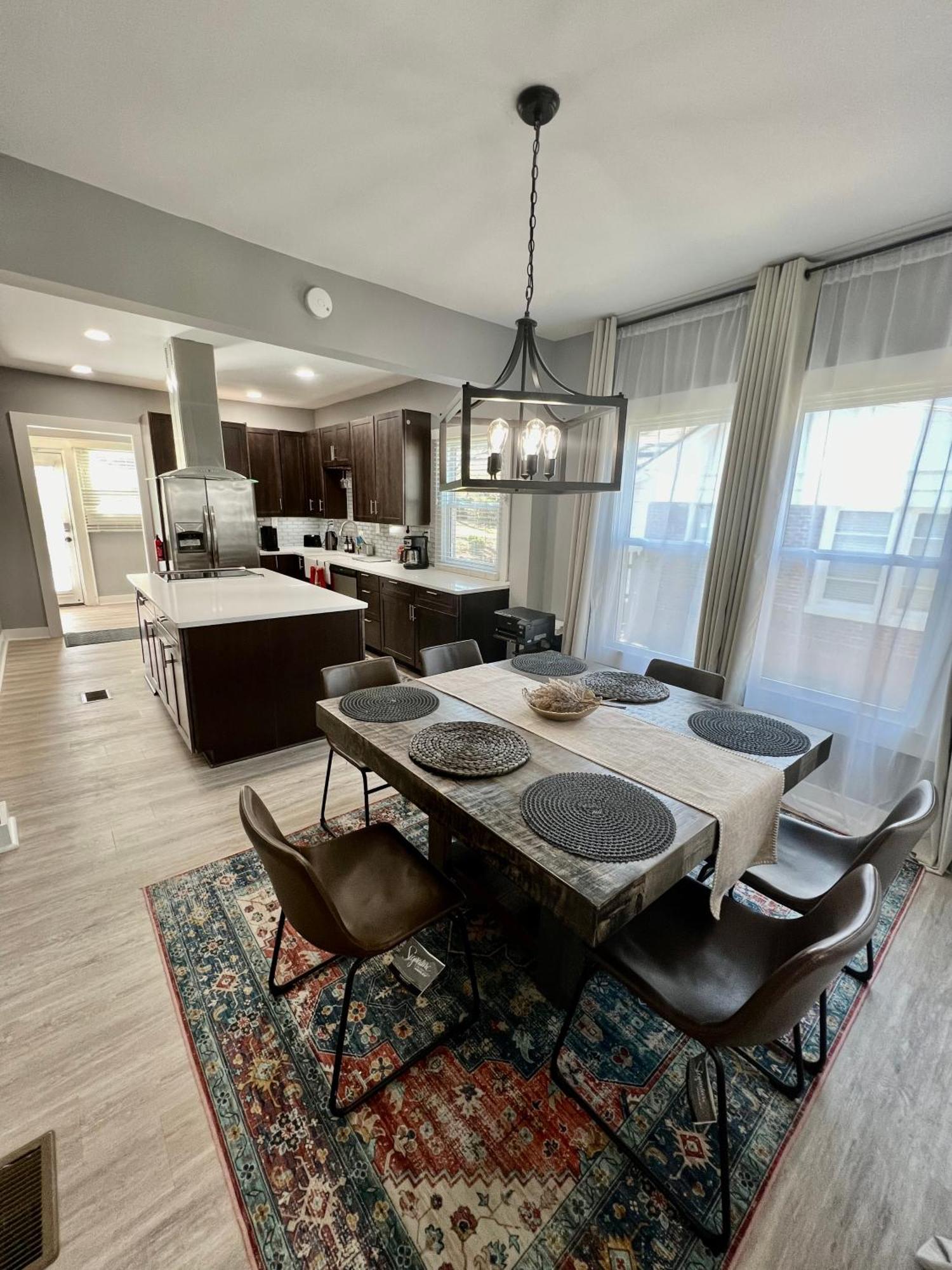 Charming 2Br 2Ba 10 Min Dt Airport By Lsp Homes Атланта Экстерьер фото